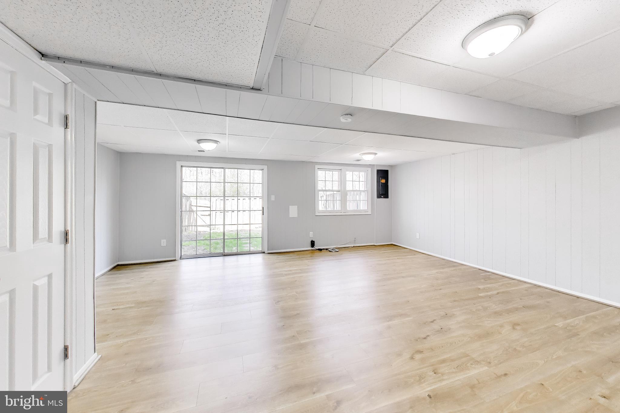 2557 KINGSWOOD COURT