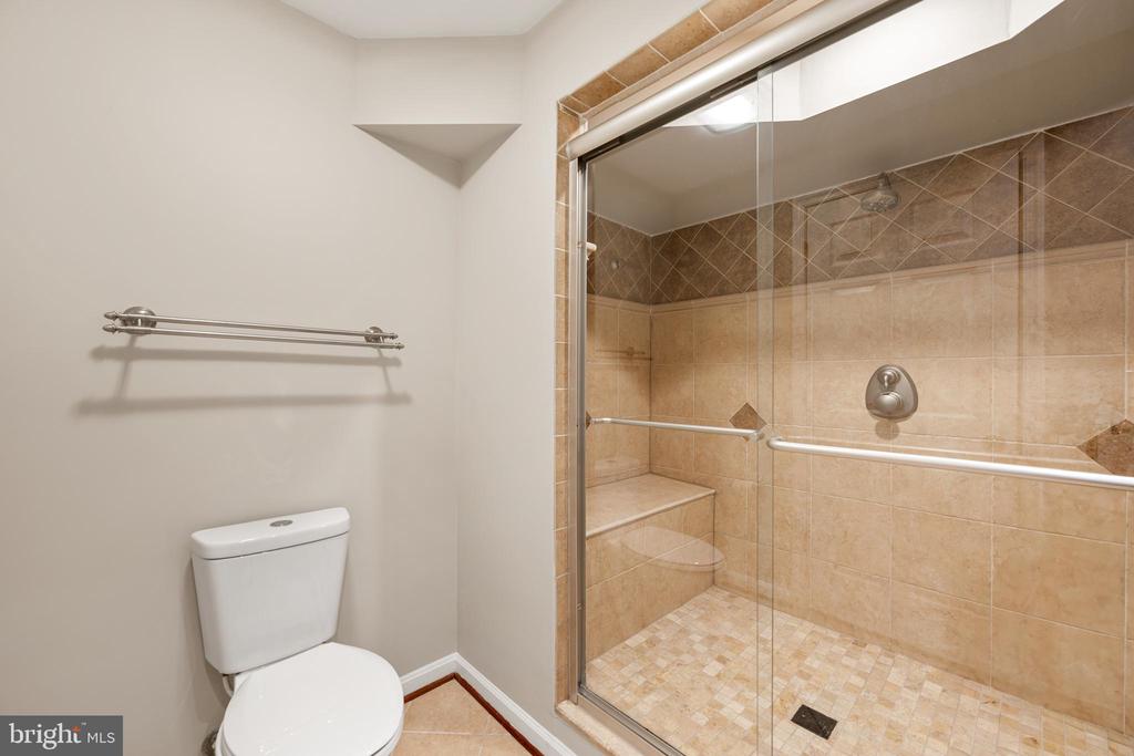 7224 WINNIPEG COURT