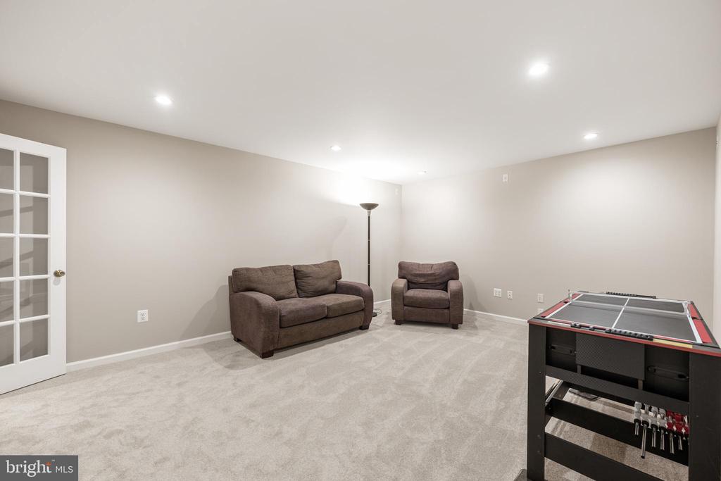 7224 WINNIPEG COURT