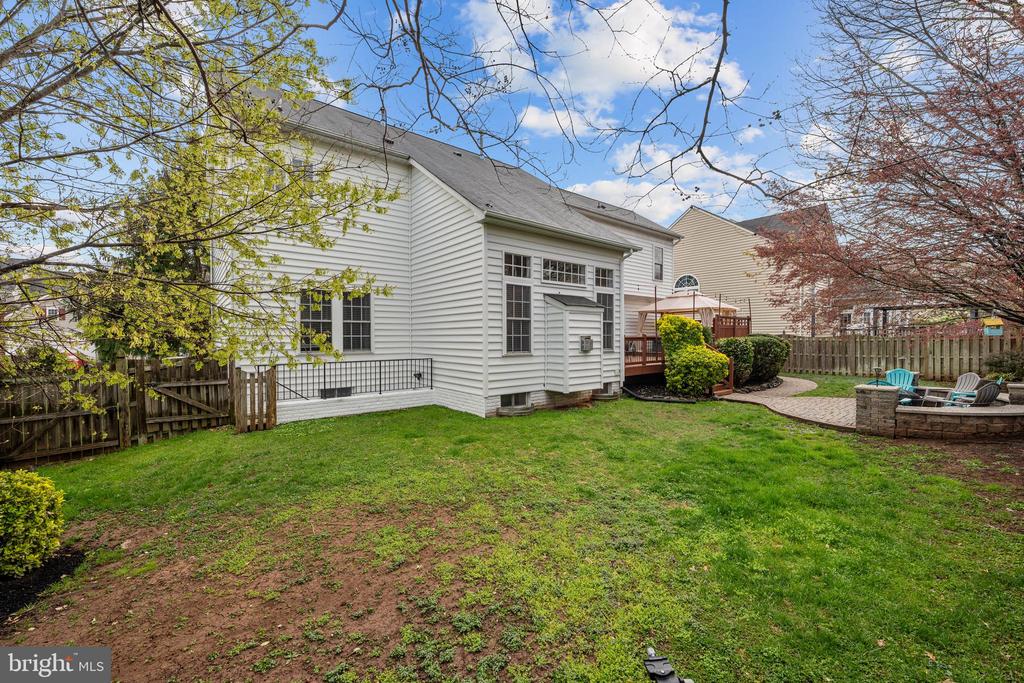 7224 WINNIPEG COURT