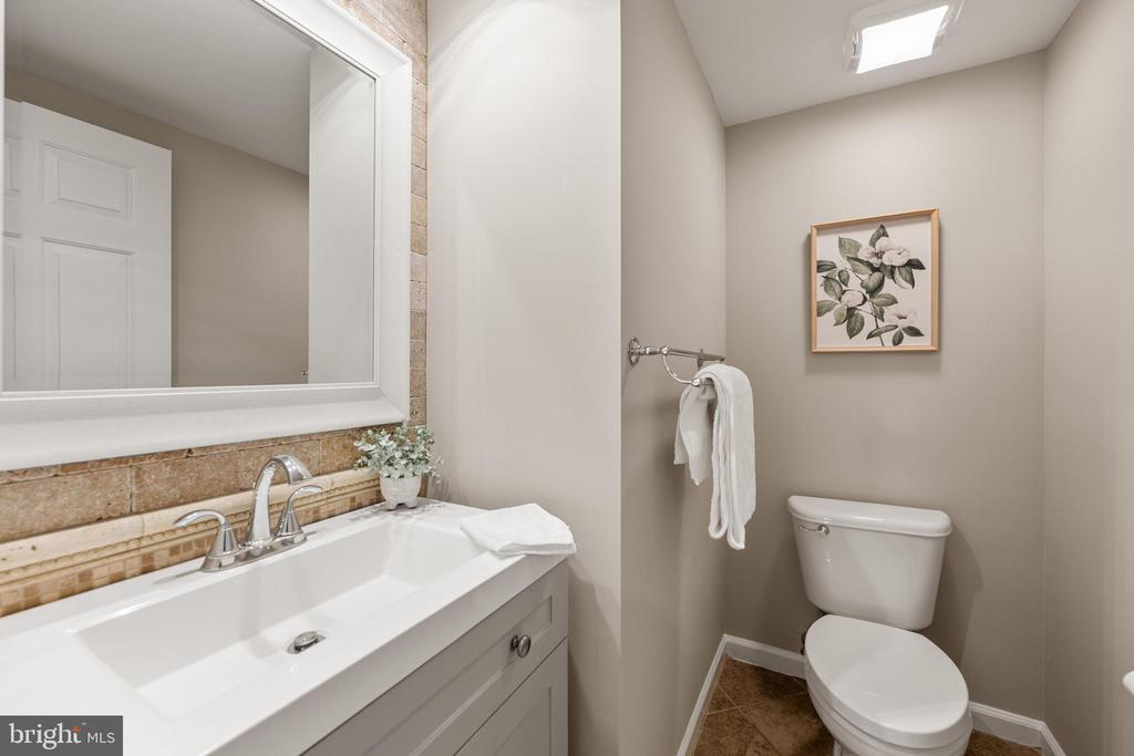 7224 WINNIPEG COURT