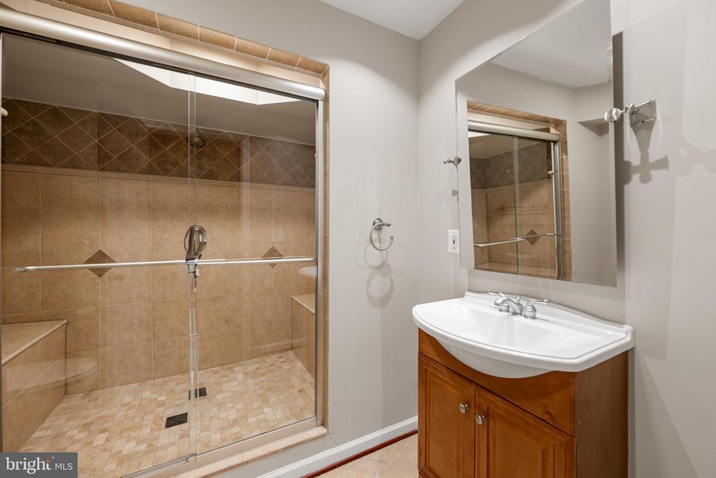 7224 WINNIPEG COURT