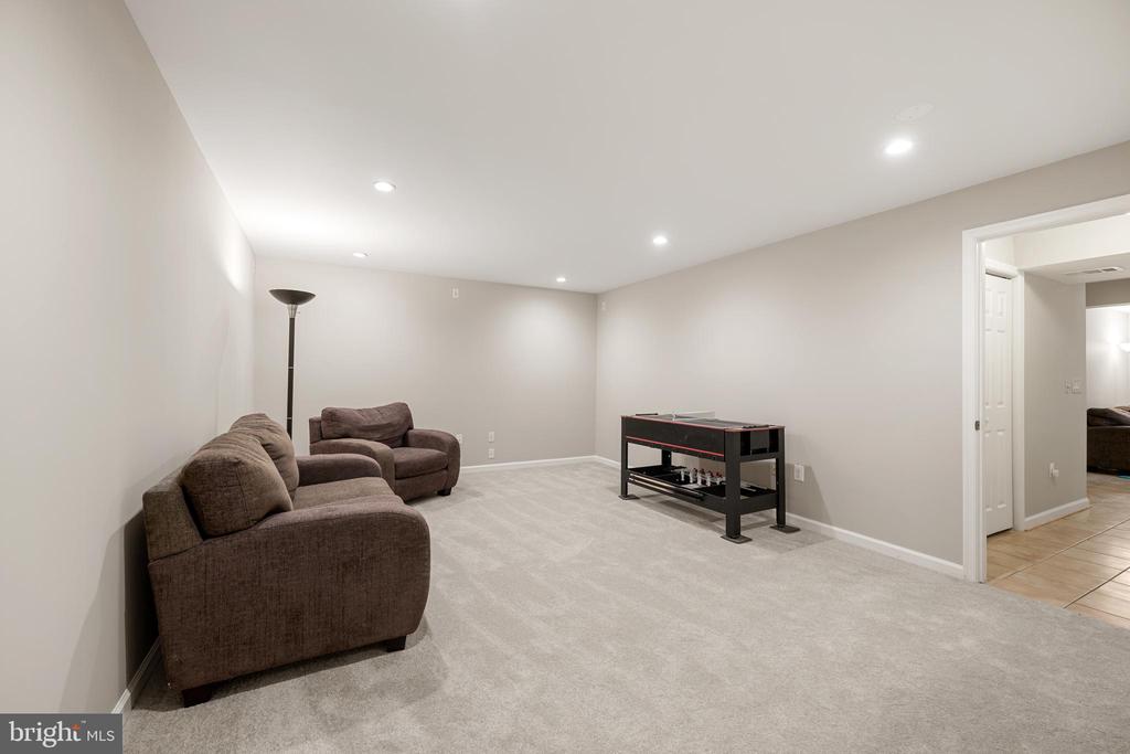 7224 WINNIPEG COURT