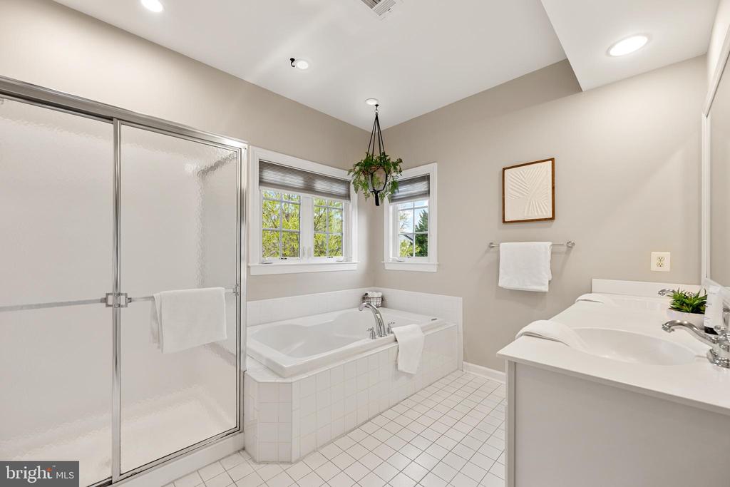 7224 WINNIPEG COURT