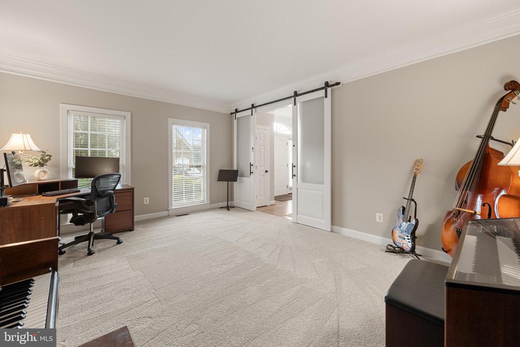 7224 WINNIPEG COURT