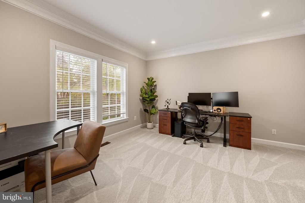 7224 WINNIPEG COURT