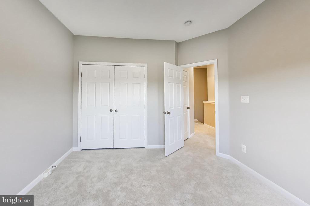 2175 POTOMAC CLUB PARKWAY 11