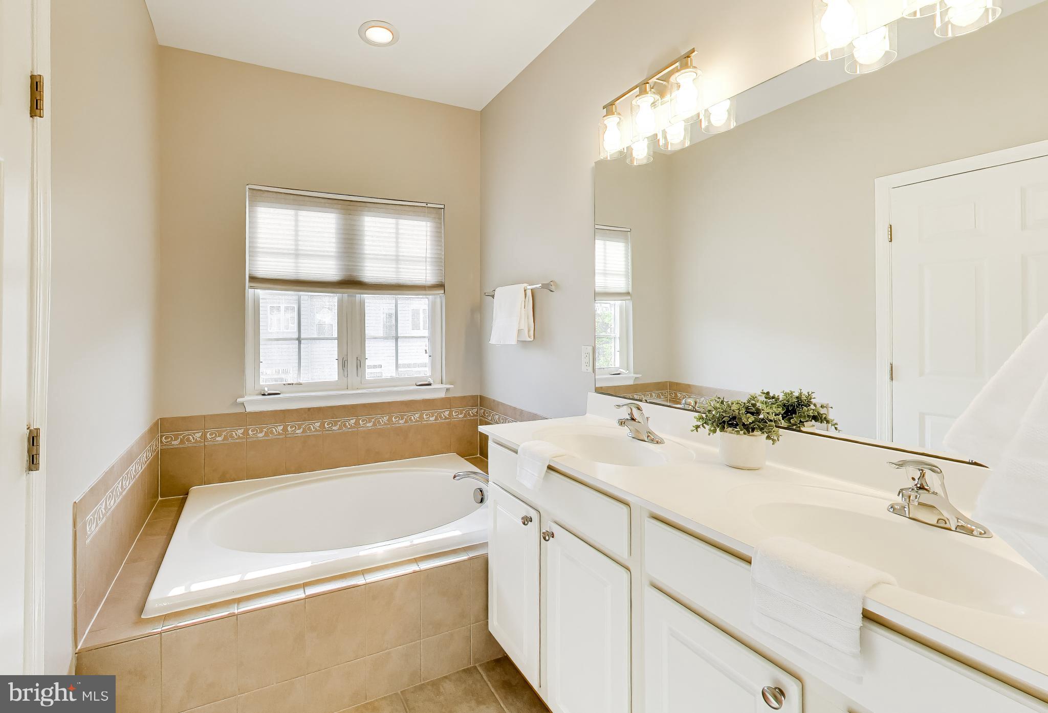 2175 POTOMAC CLUB PARKWAY 11