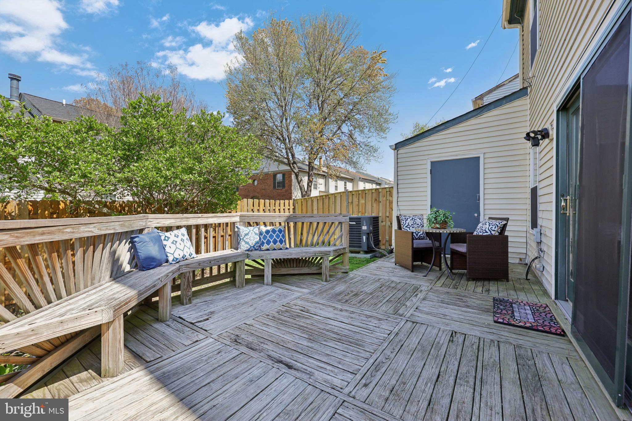 2874 BOWES LANE