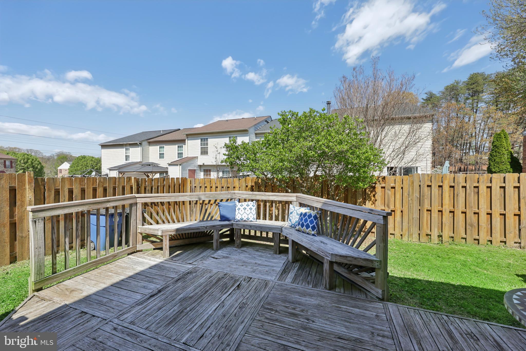 2874 BOWES LANE