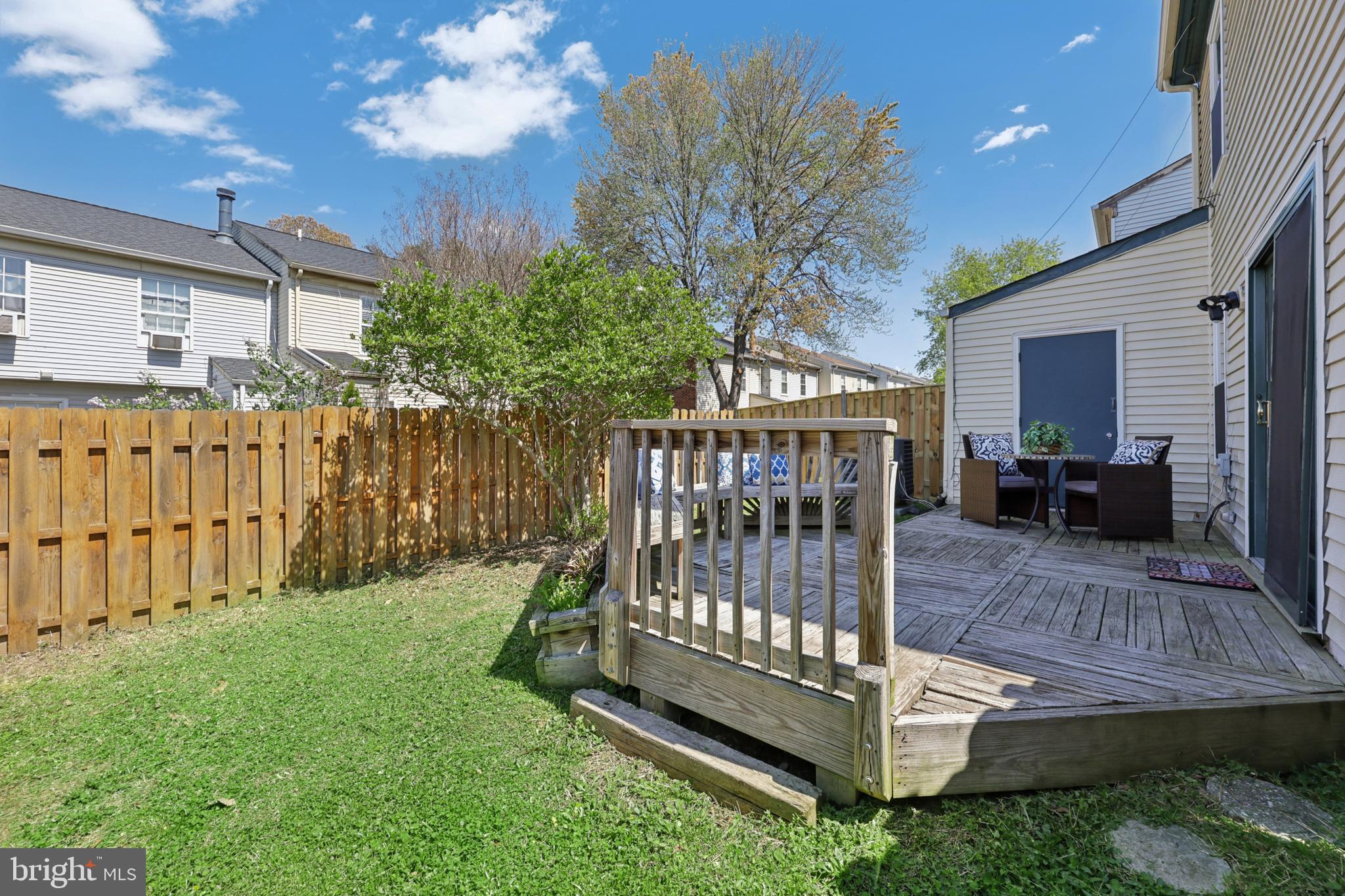 2874 BOWES LANE
