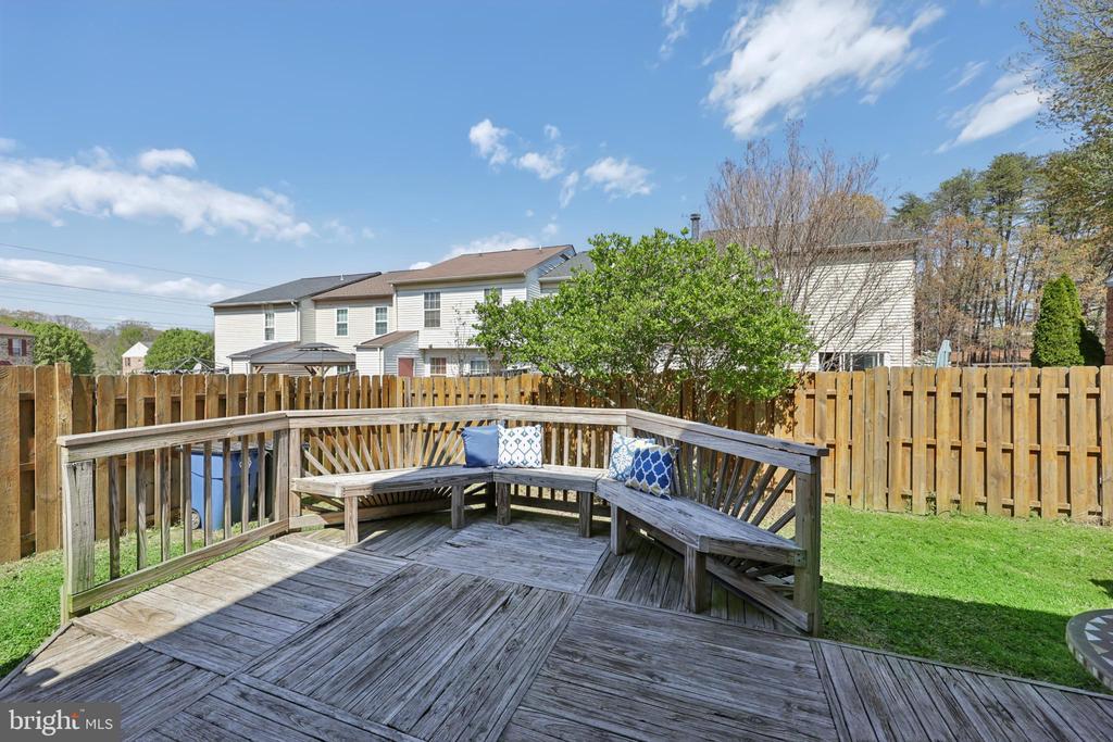 2874 BOWES LANE