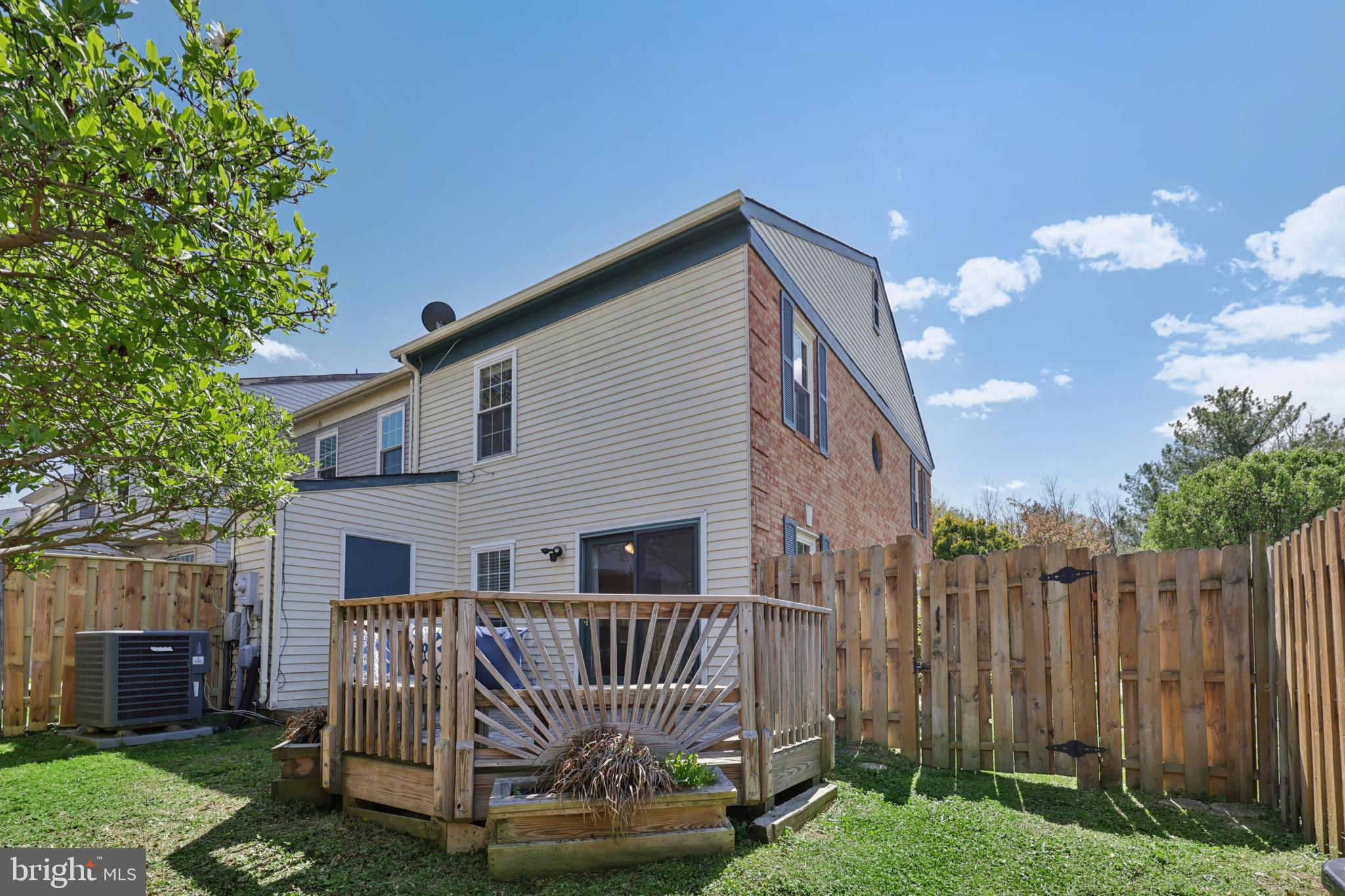 2874 BOWES LANE