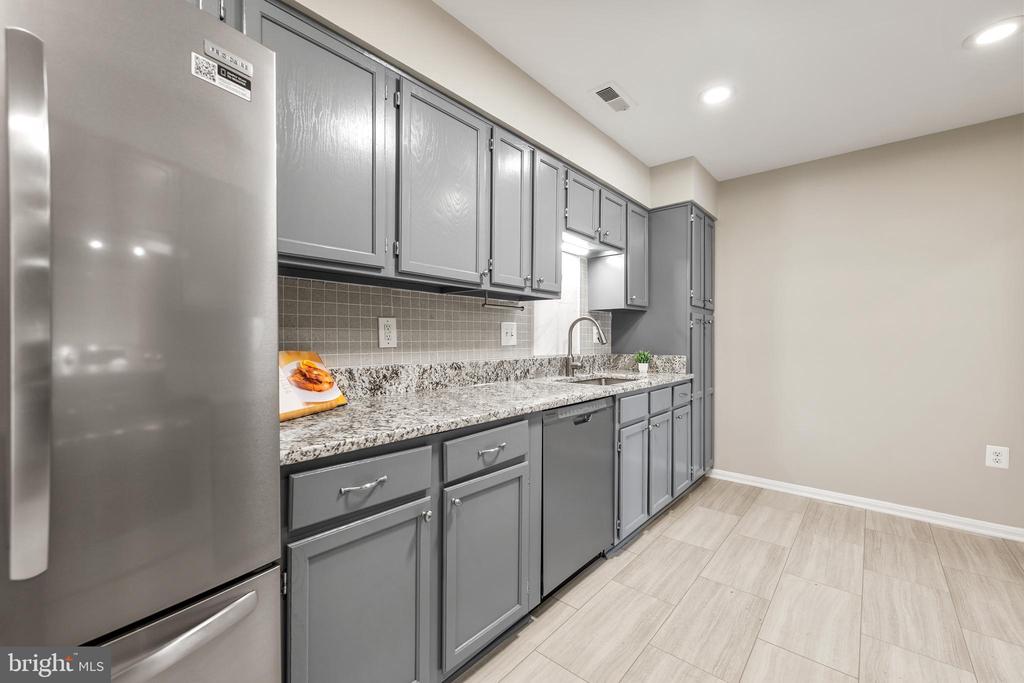 10466 PARADISE COURT