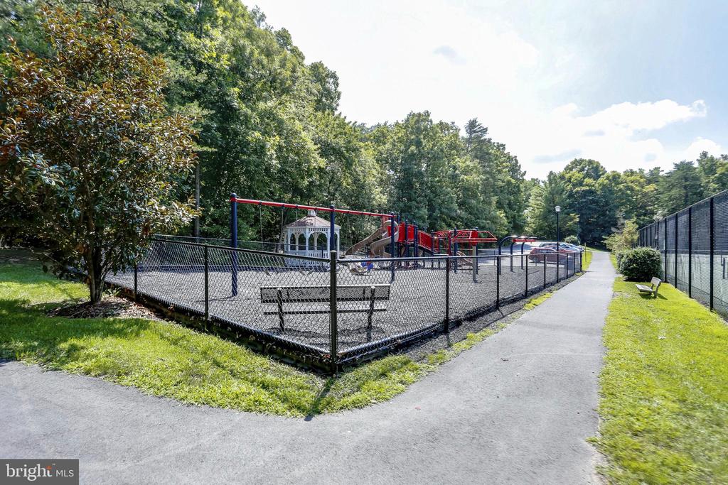 12710 LOCKLEVEN LANE