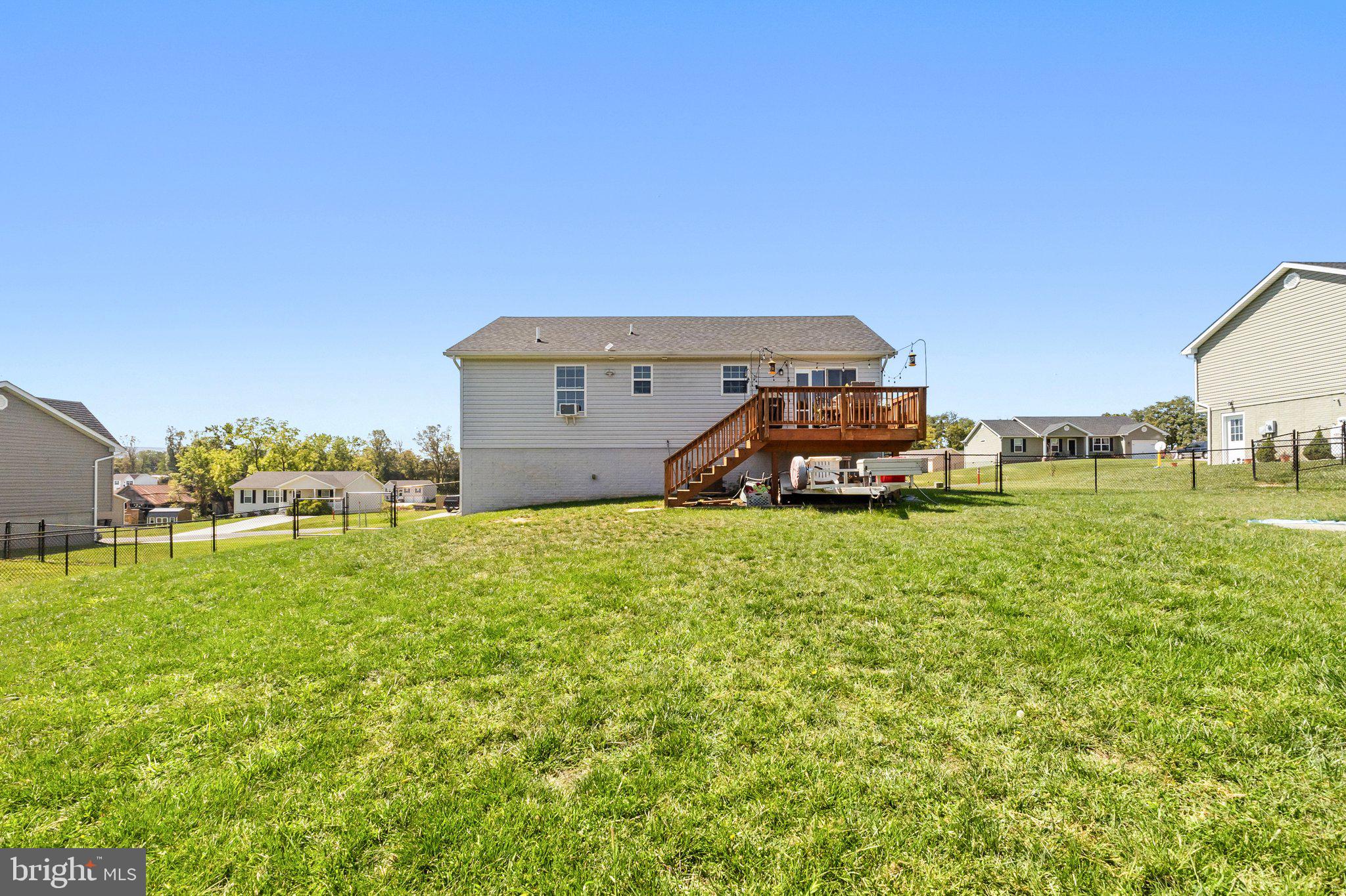 100 Kaleigh Dr
