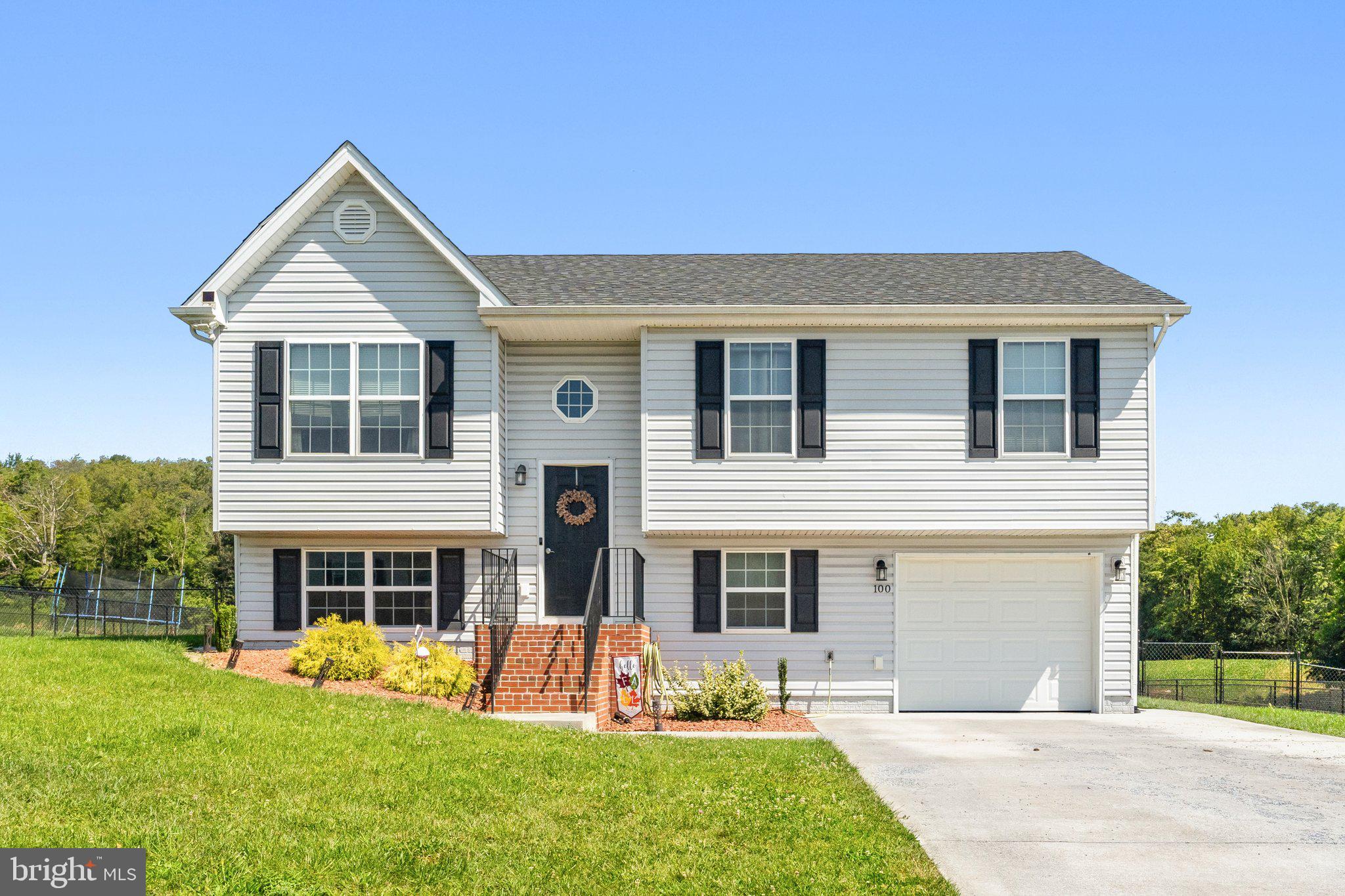 100 Kaleigh Dr