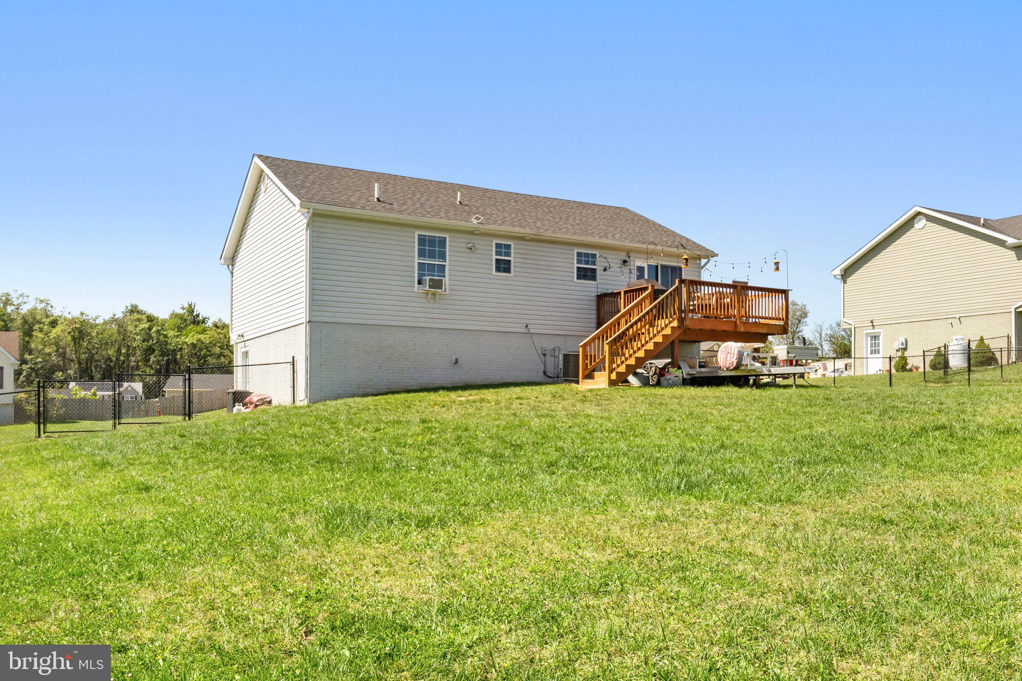 100 Kaleigh Dr