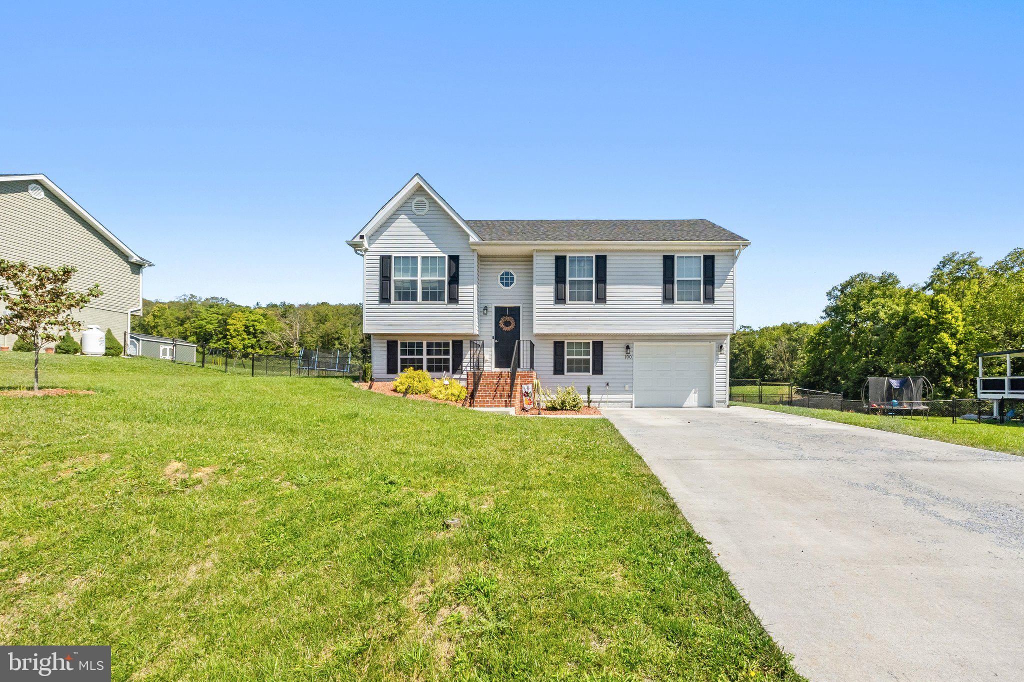 100 Kaleigh Dr