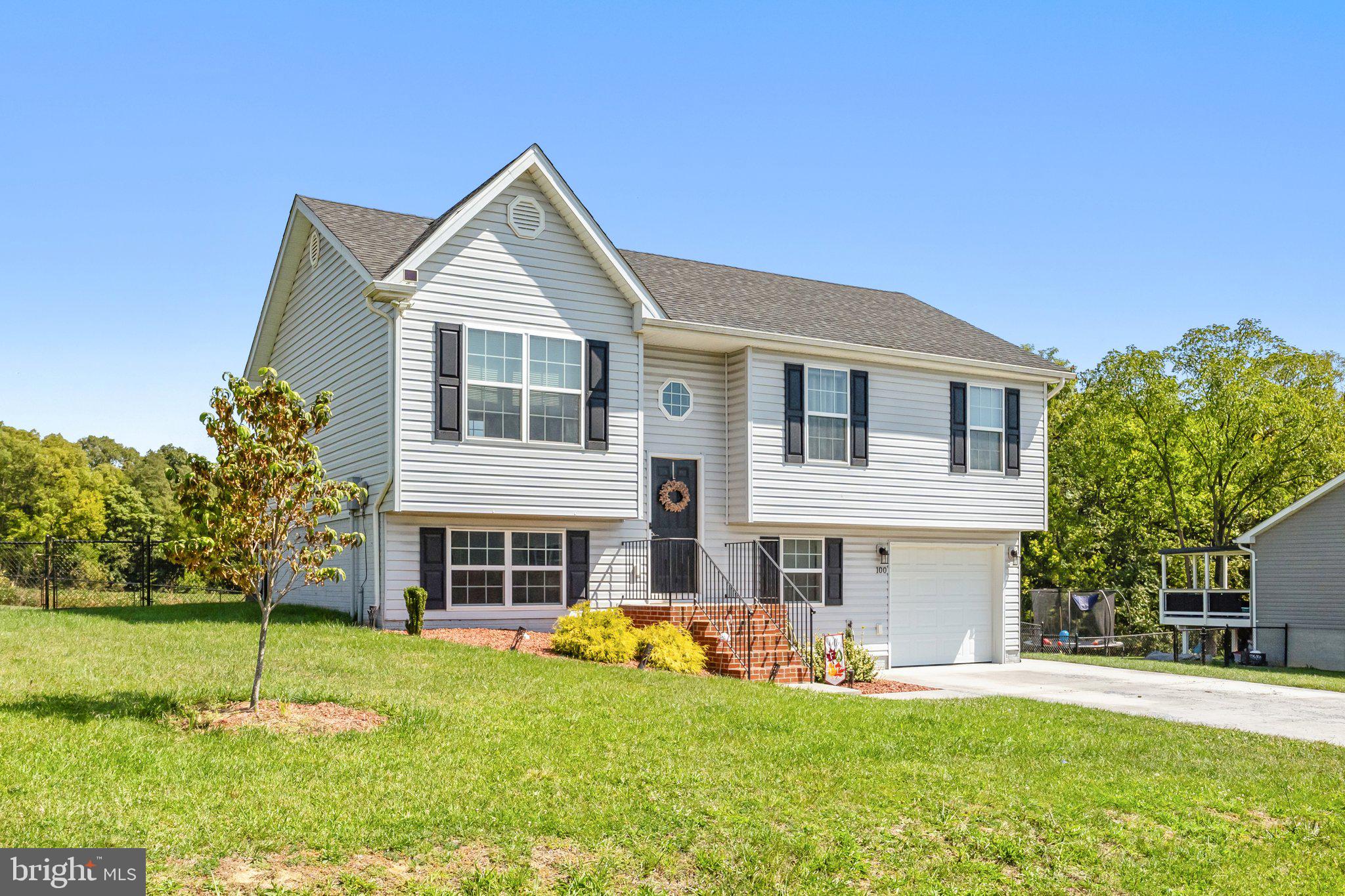 100 Kaleigh Dr