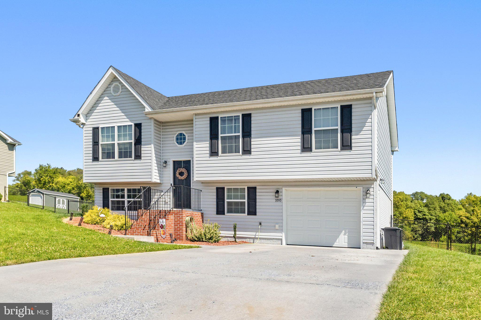 100 Kaleigh Dr