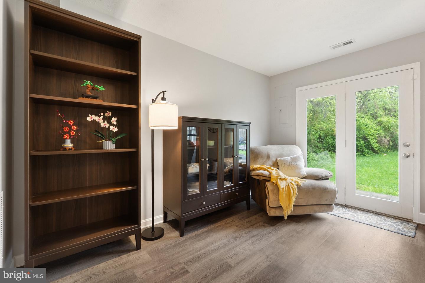 211 Waterbrook Ct