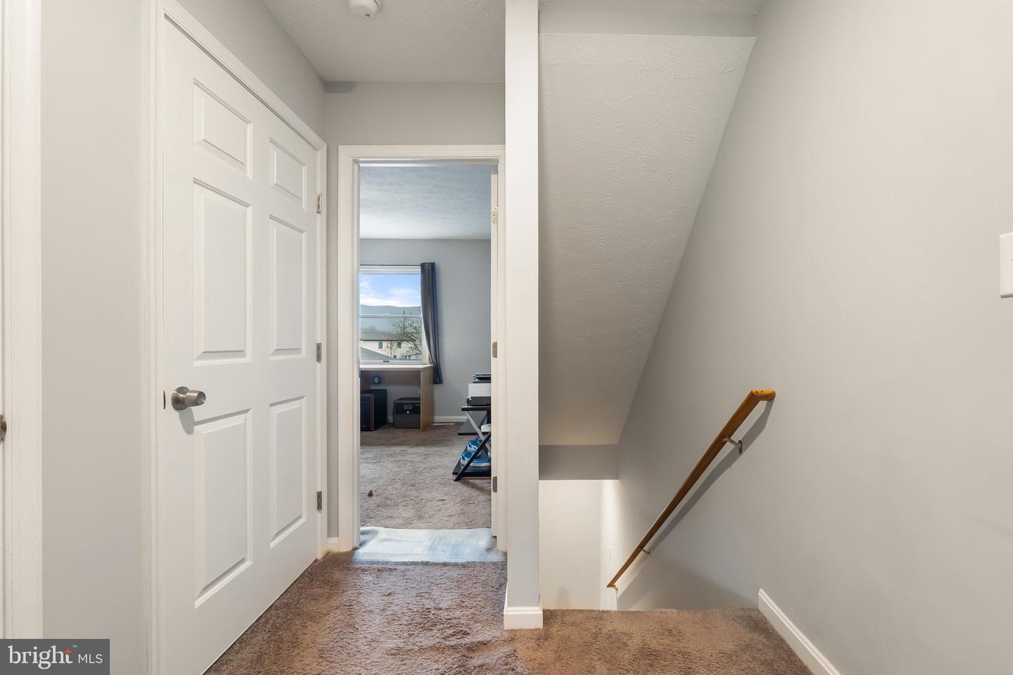 211 Waterbrook Ct