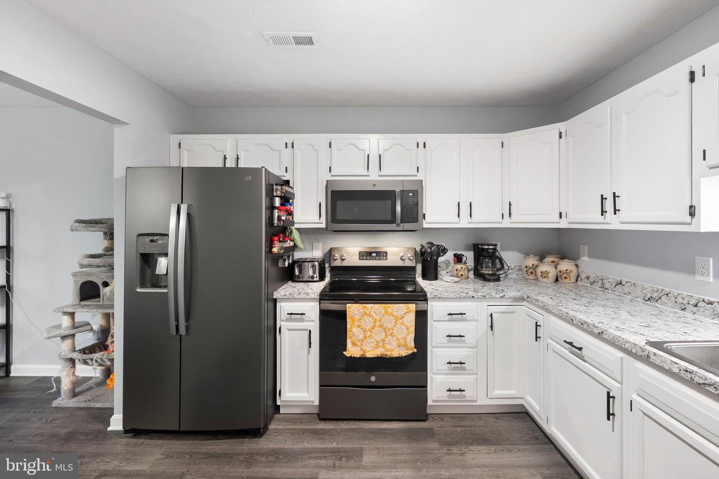 211 Waterbrook Ct