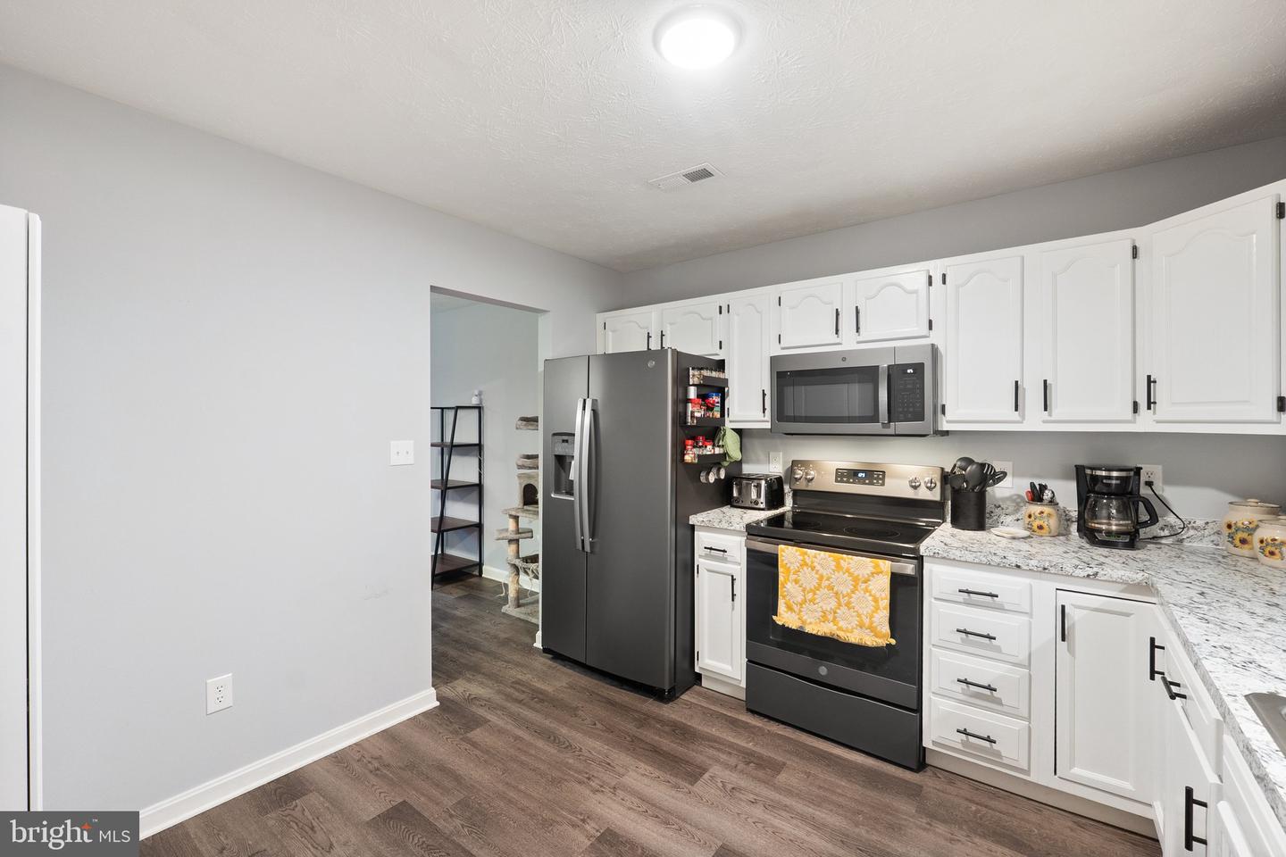 211 Waterbrook Ct