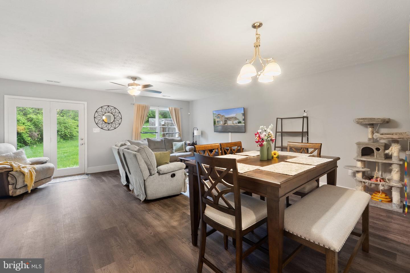 211 Waterbrook Ct