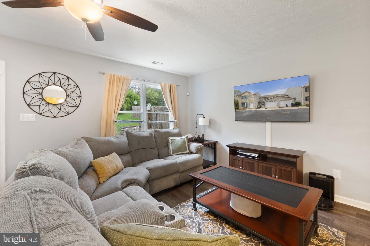 211 Waterbrook Ct