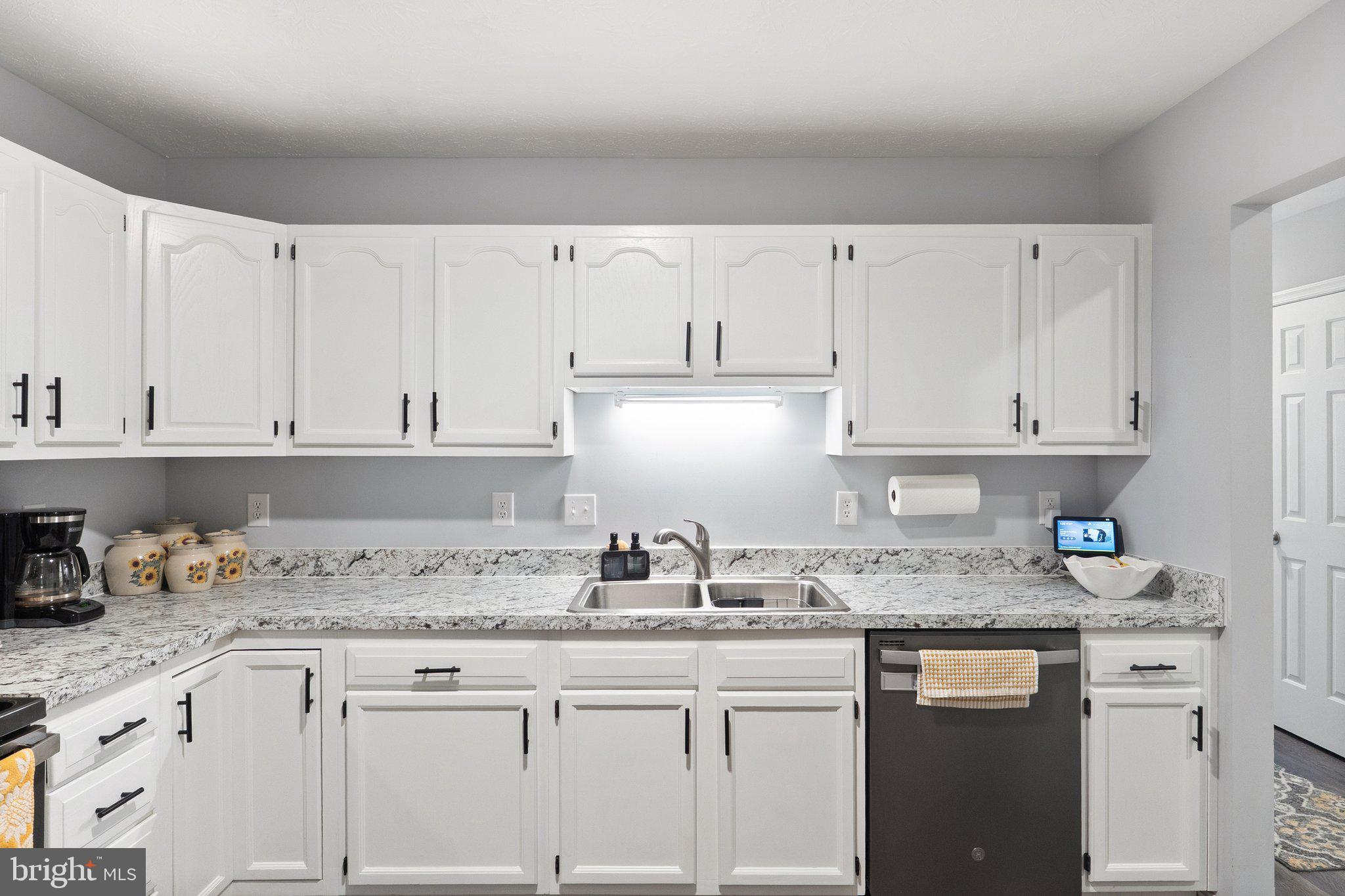 211 Waterbrook Ct