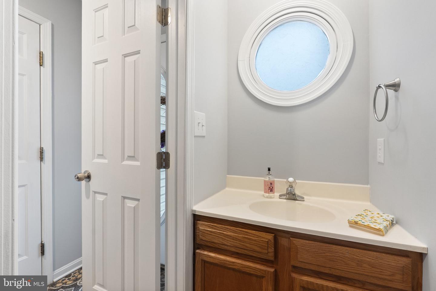 211 Waterbrook Ct