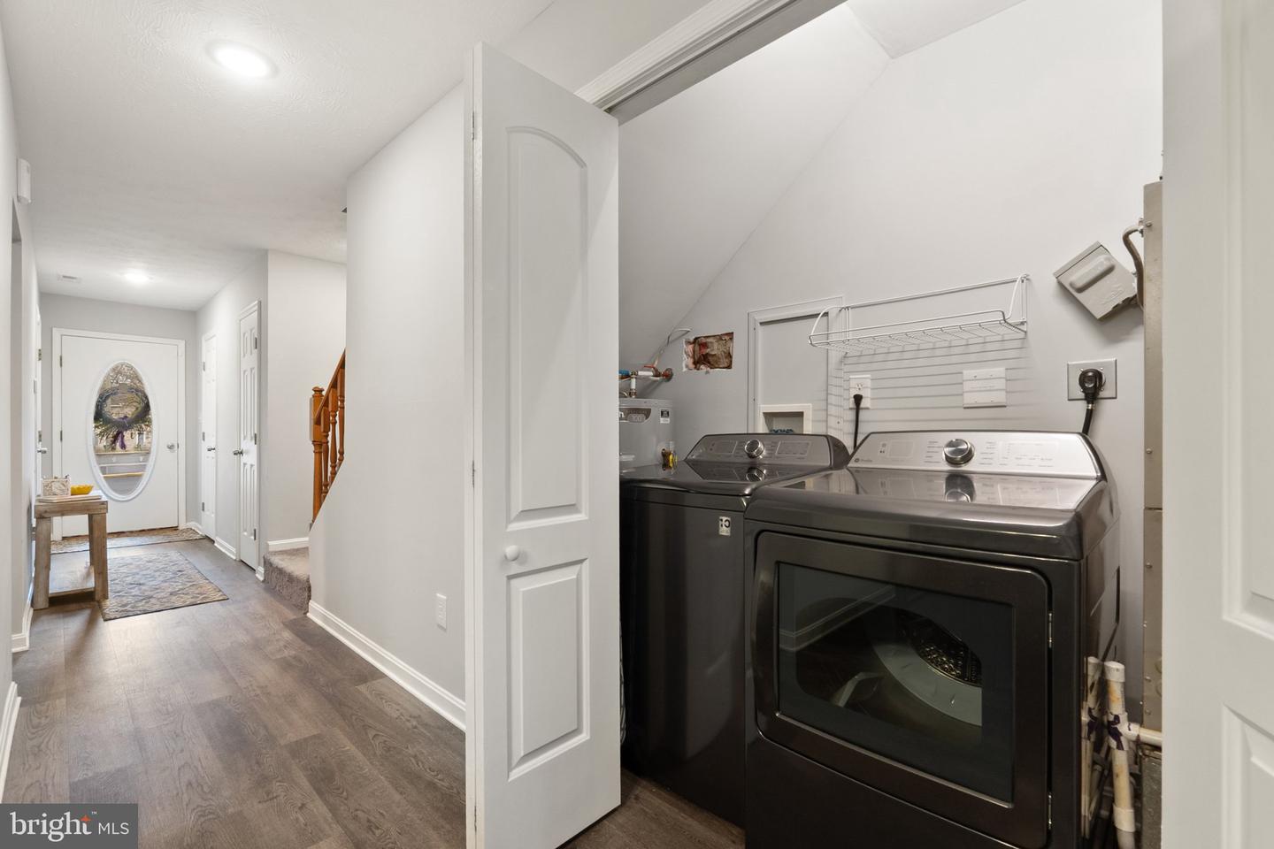 211 Waterbrook Ct