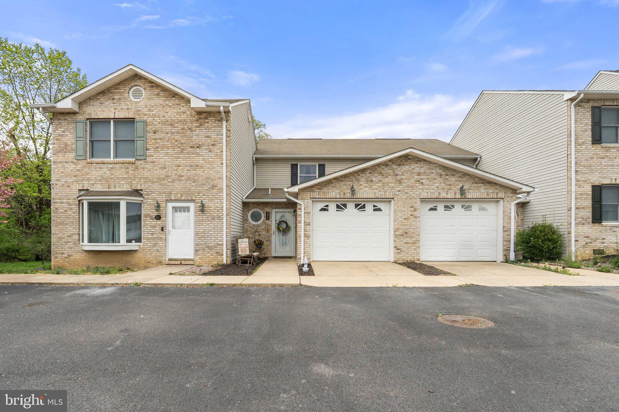 211 Waterbrook Ct