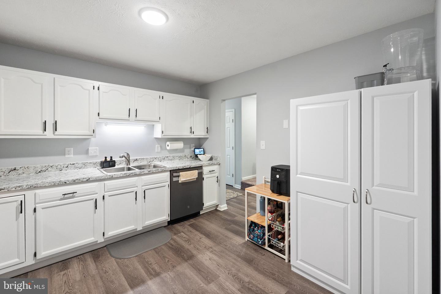 211 Waterbrook Ct