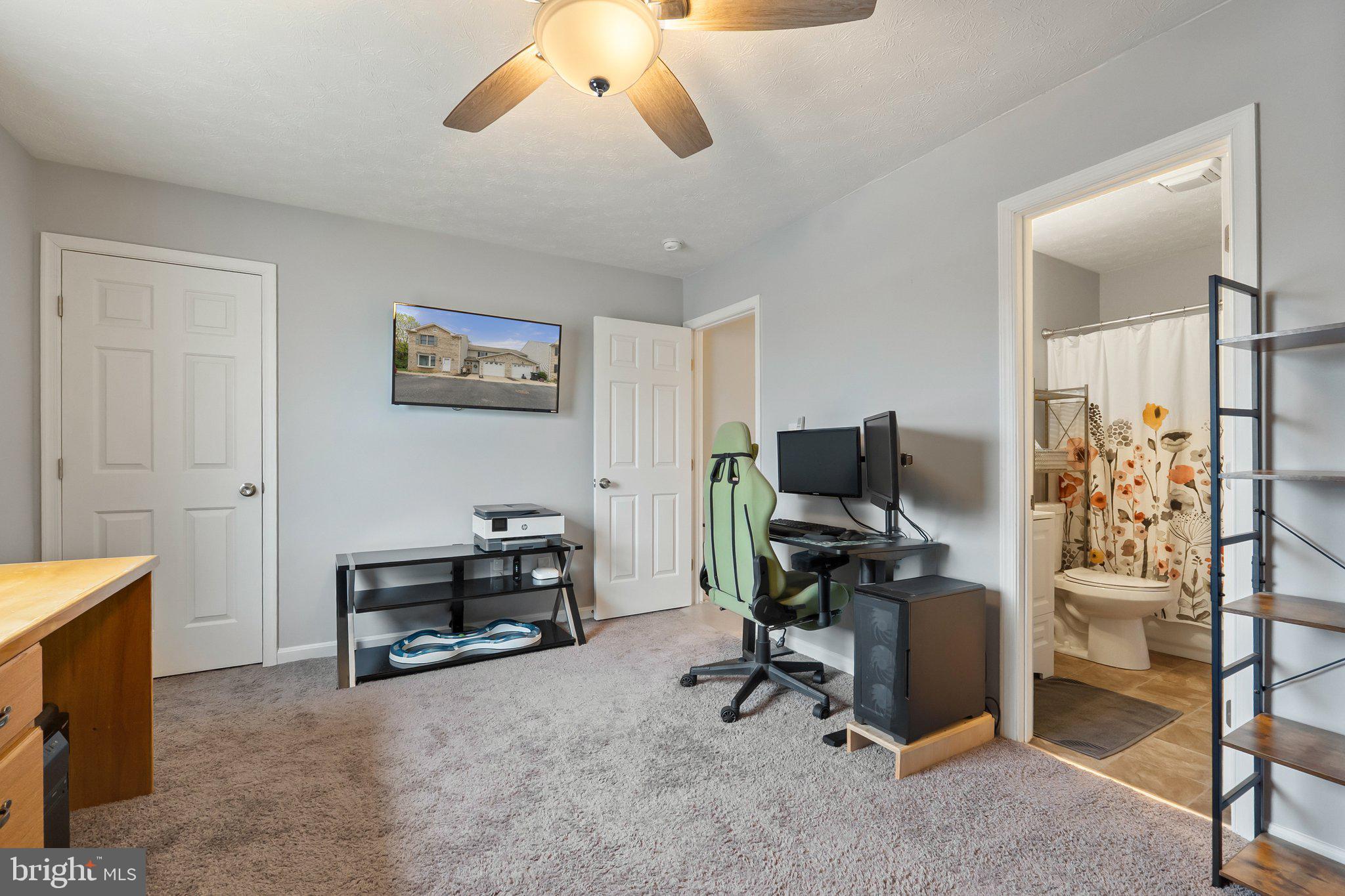 211 Waterbrook Ct