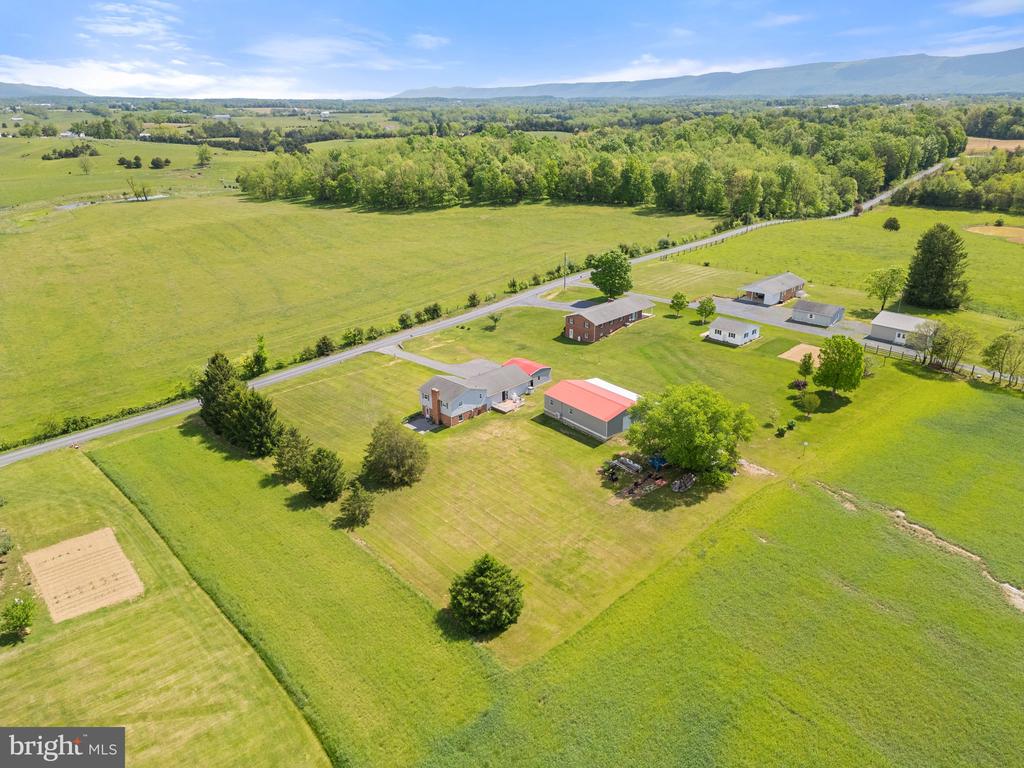 321 Garlic Hollow Rd
