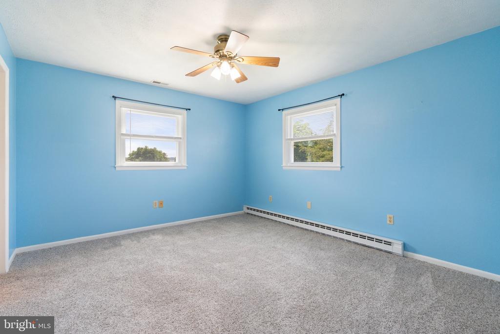 321 Garlic Hollow Rd