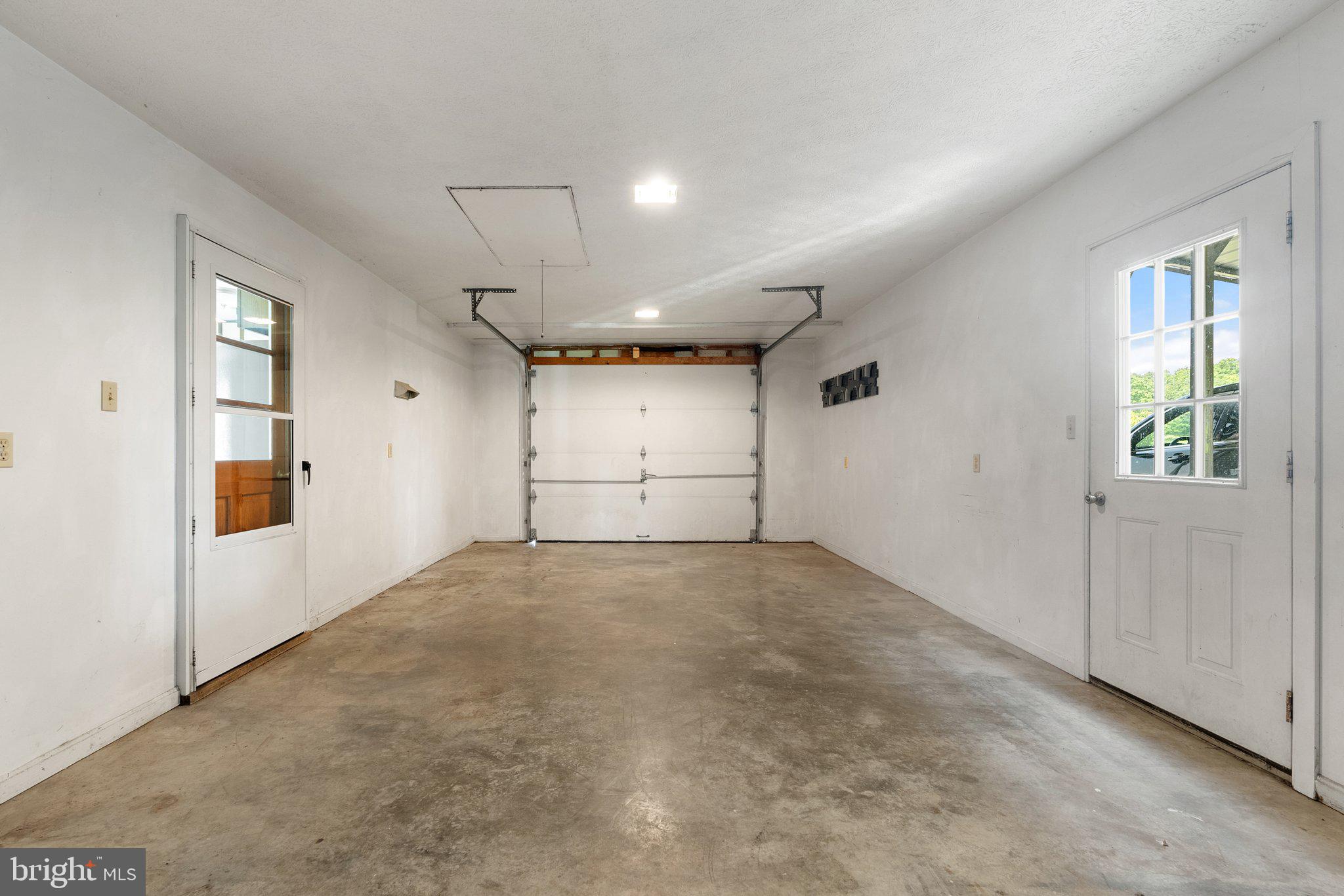 321 Garlic Hollow Rd