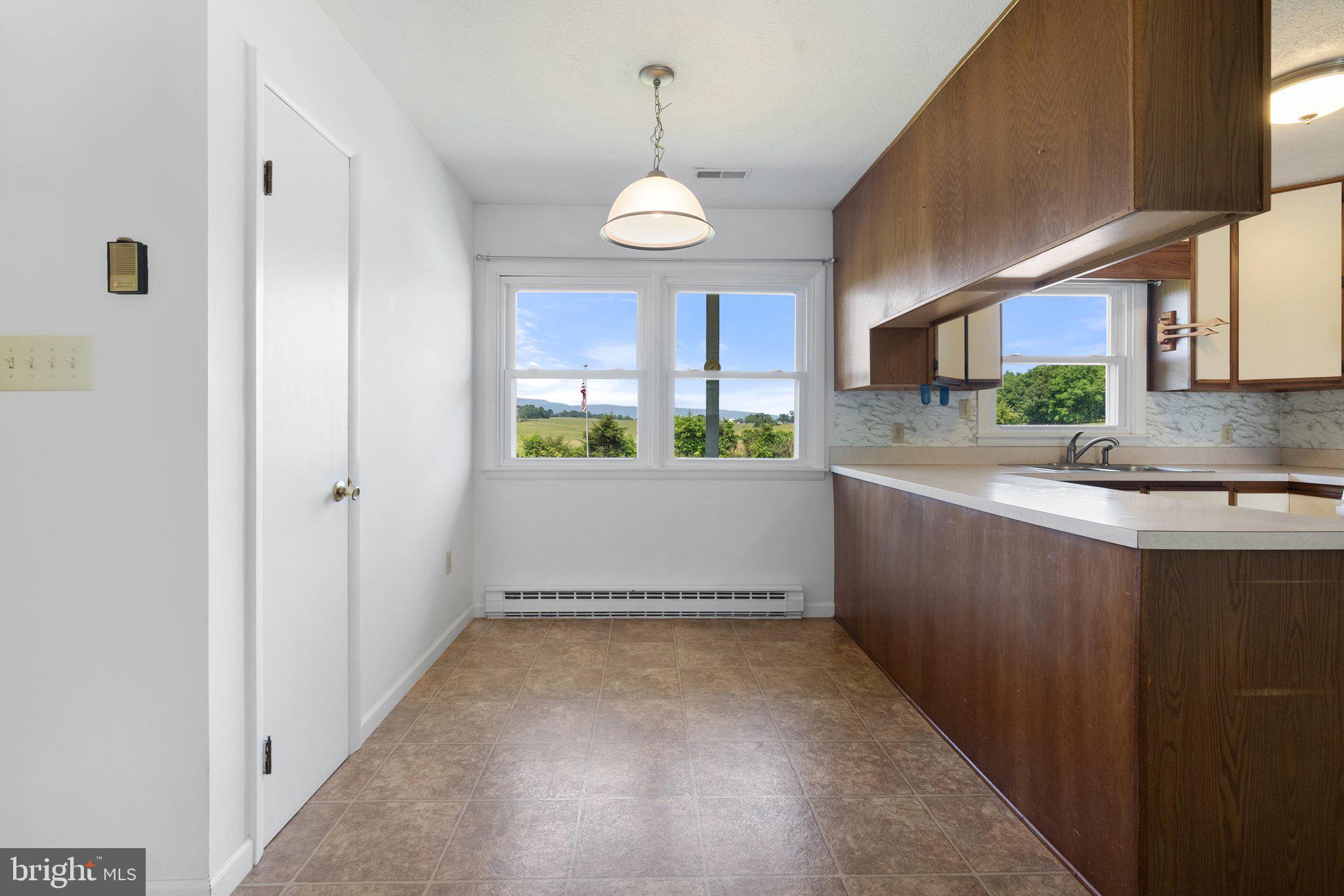 321 Garlic Hollow Rd