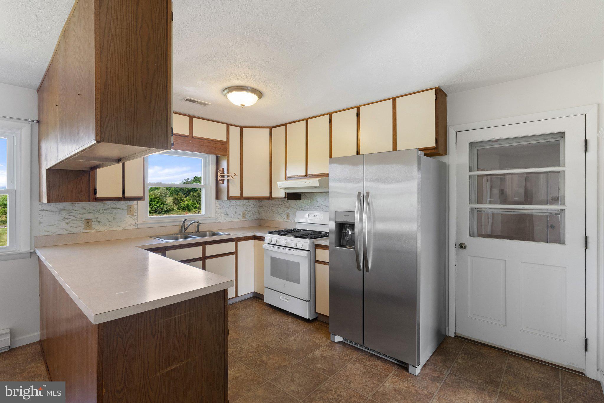 321 Garlic Hollow Rd