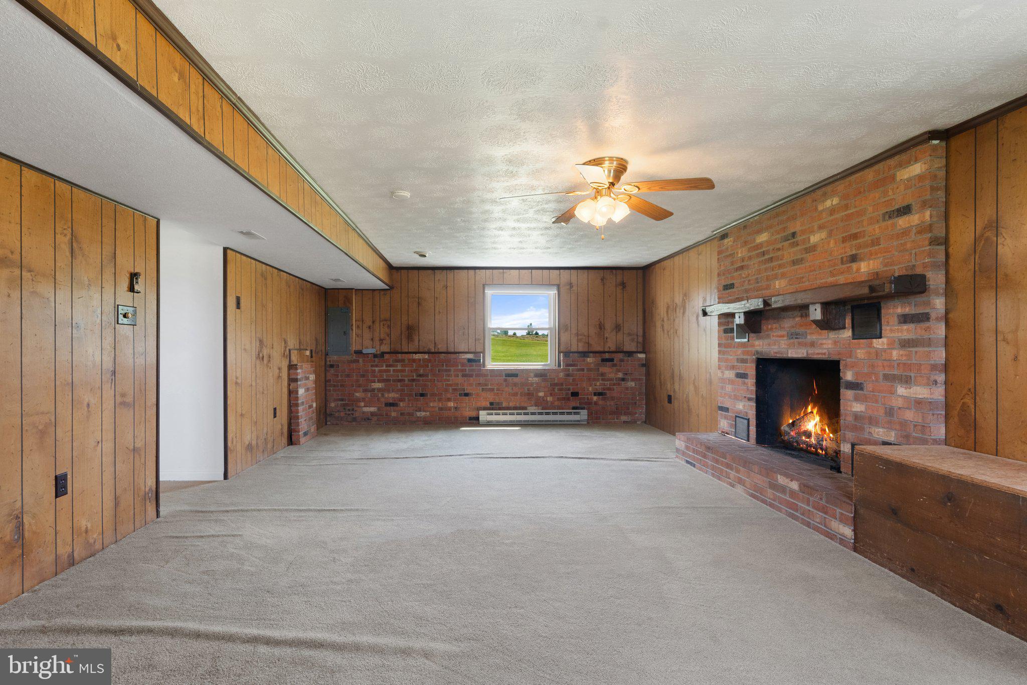 321 Garlic Hollow Rd