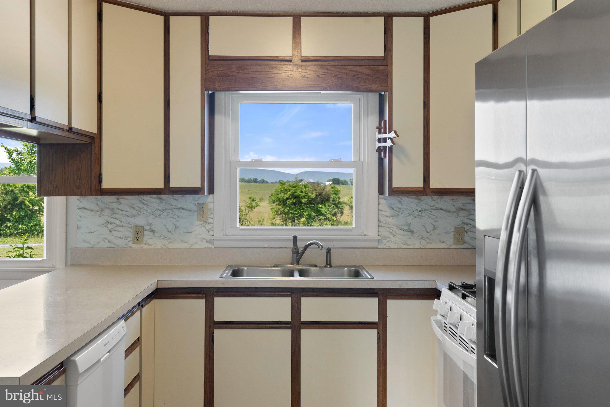 321 Garlic Hollow Rd