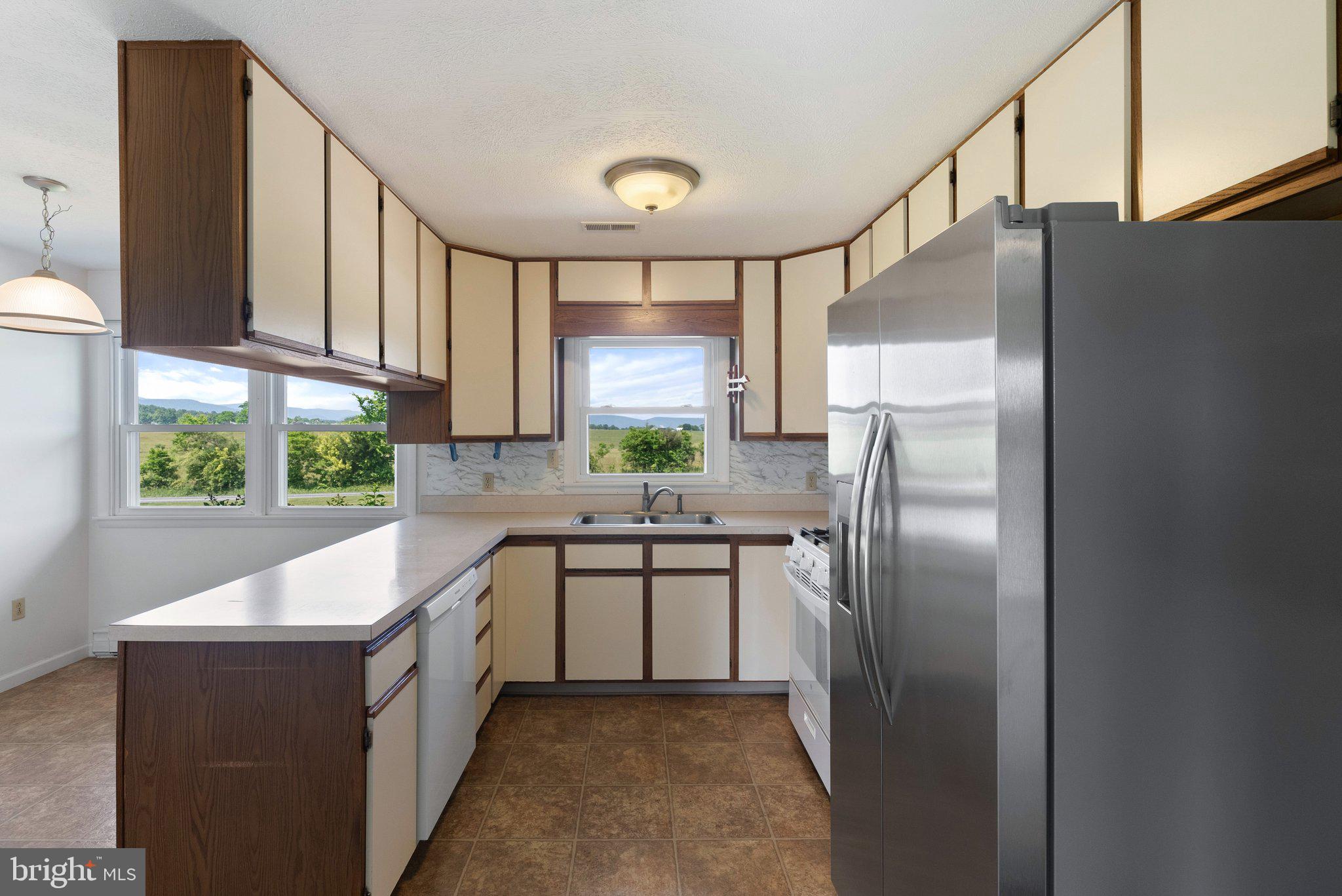 321 Garlic Hollow Rd