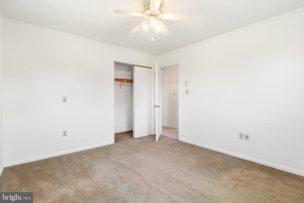 321 Garlic Hollow Rd