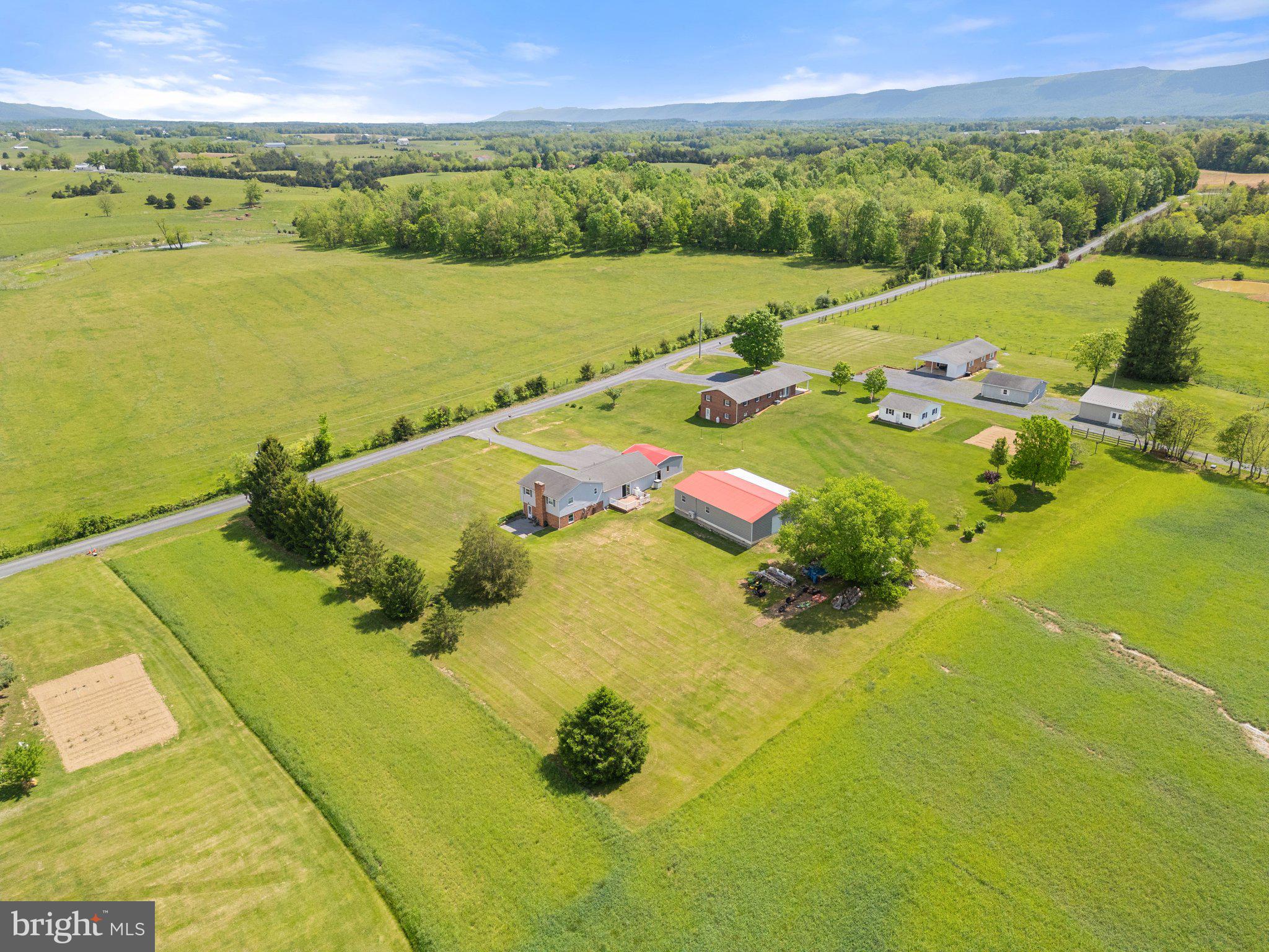 321 Garlic Hollow Rd