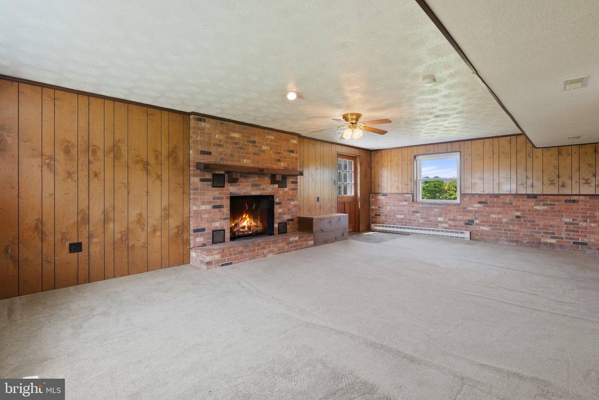 321 Garlic Hollow Rd