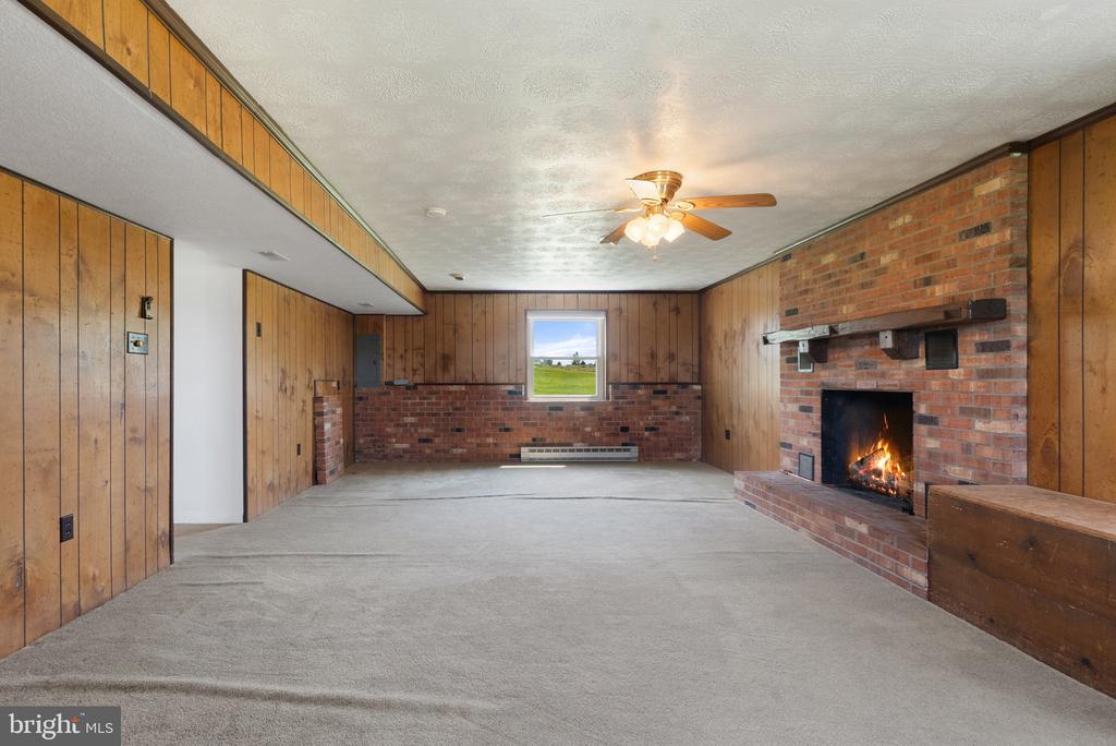 321 Garlic Hollow Rd