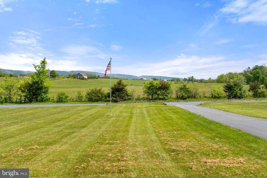 321 Garlic Hollow Rd